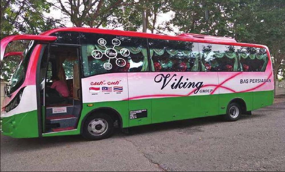 21-seater tour bus